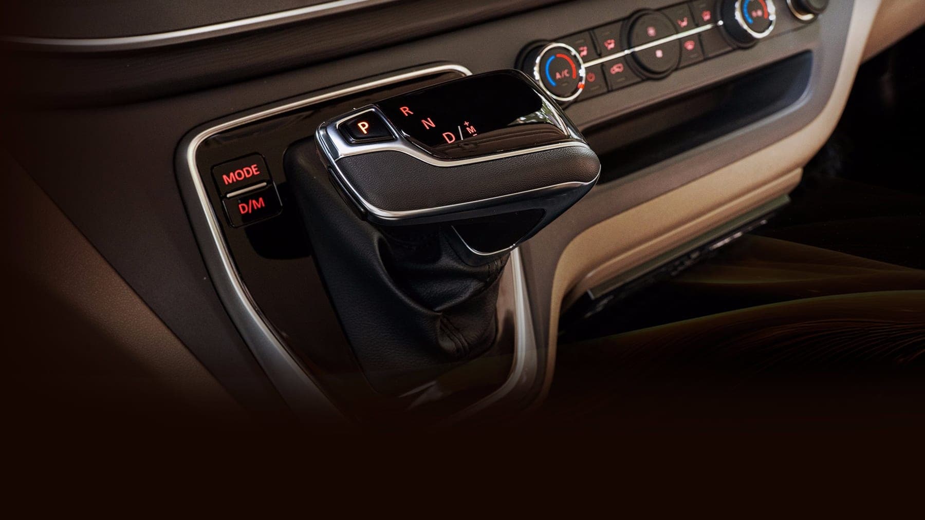 2026 MAXUS V80 PRO — Diesel Panel Van, Combi and Minibus for export, gear selector and drive controls