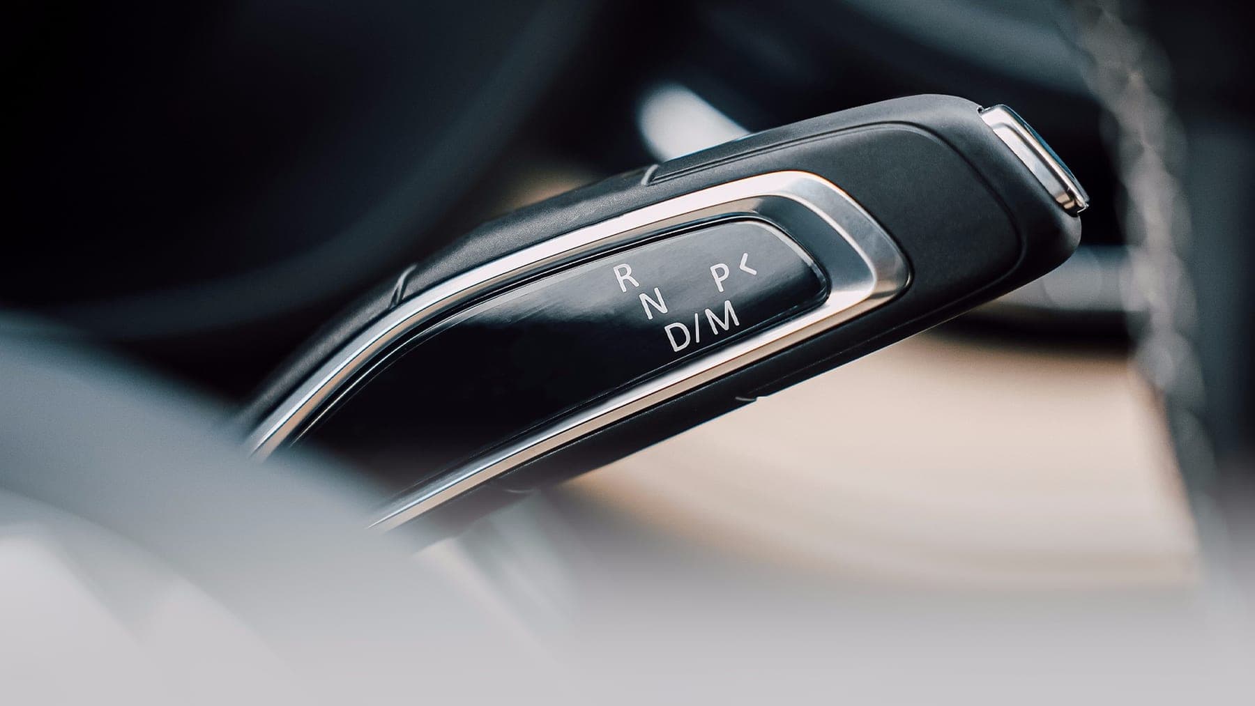 2026 MAXUS V90 — Large Diesel Van and 9–15 Seat Minibus for export, electronic gear selector detail